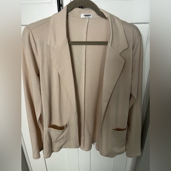 Jackets & Blazers - Womens M cream blazer